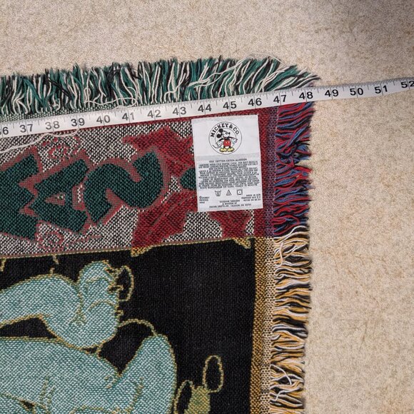 Disney & Co. Mickey & Friends Merry Christmas Caroling Cotton Throw Blanket - Picture 13 of 15